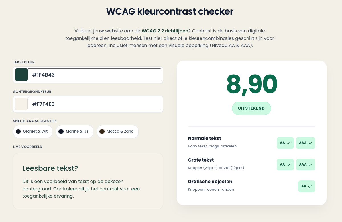 Links kunnen de twee kleuren bepaald worden, rechts is de score te zien